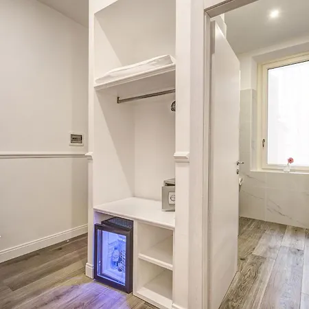 Piazza Di Spagna Just For Us