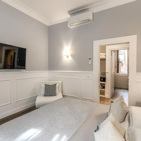 Piazza Di Spagna Just For Us